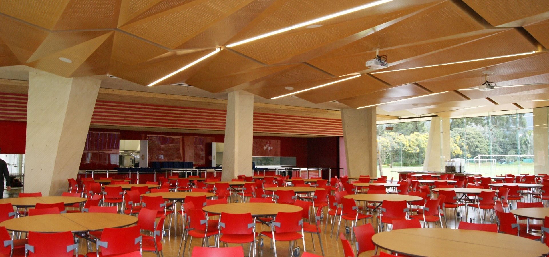 Muebles y Acabados Arquitectónicos ::: Cafetería Colegio Los Nogales